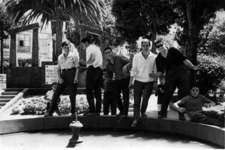 1963 - En el estanque del jardn