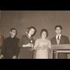 De premio...un tarro de colonia