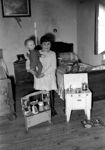 Lolita con os xoguetes