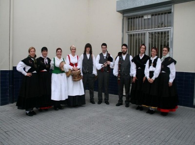 grupo de baile das alumnas das Escola Municipal de Folclore de Betanzos